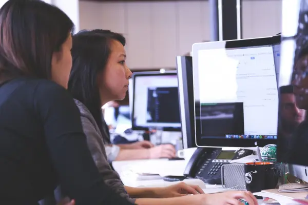 working-woman-technology-computer-7374 dealer marketing 2020