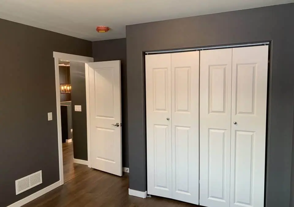 How to Paint Doors and Baseboards Like a Pro in Anchorage Homes