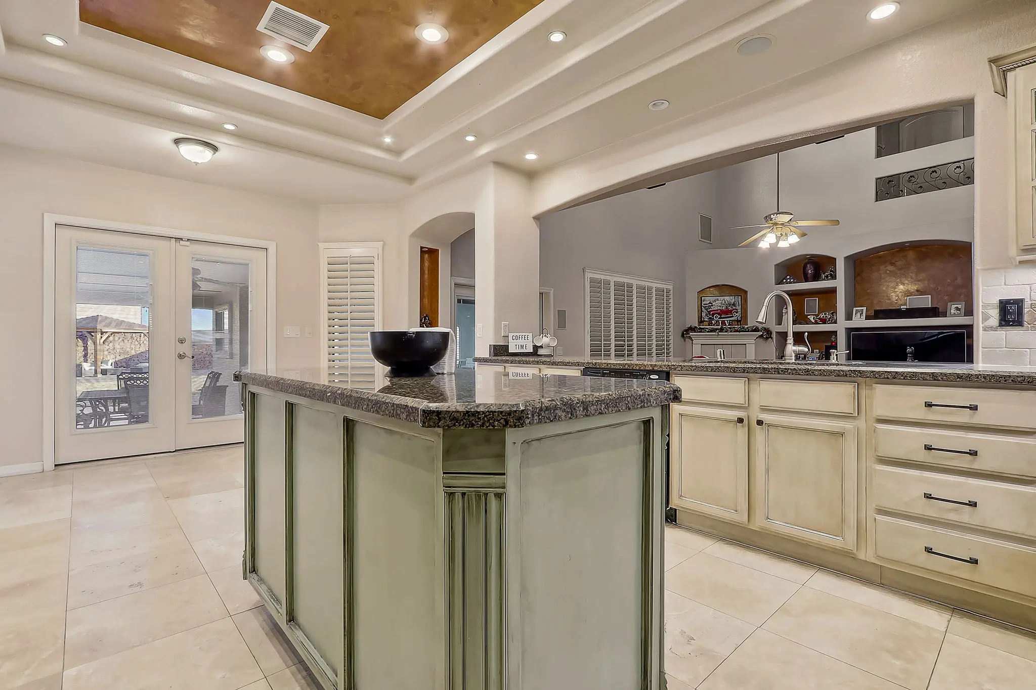 Traditional Kitchen Remodel in El Paso, TX by Paramount Construction EP LLC. project photo