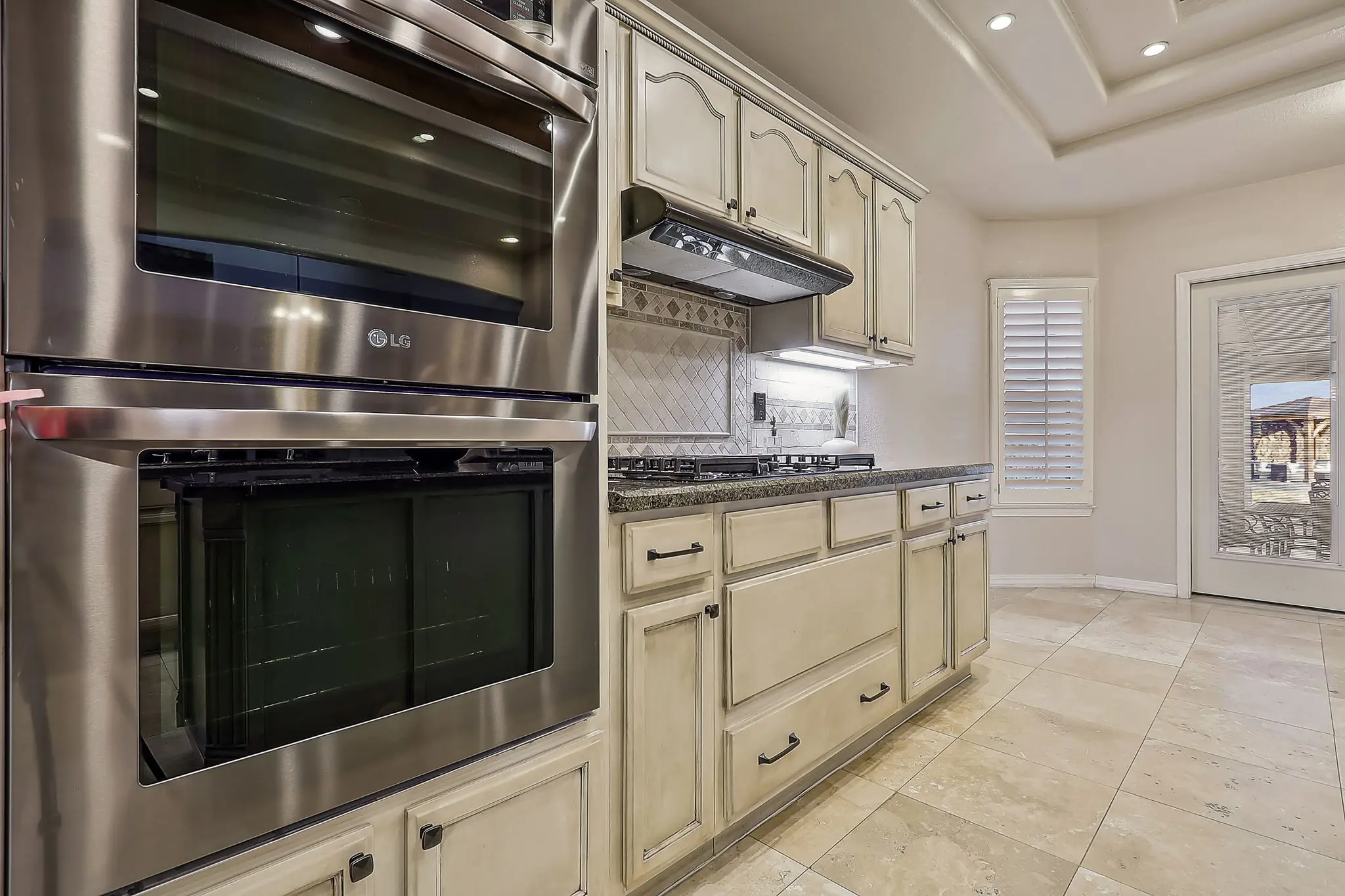 Traditional Kitchen Remodel in El Paso, TX by Paramount Construction EP LLC. project photo 2