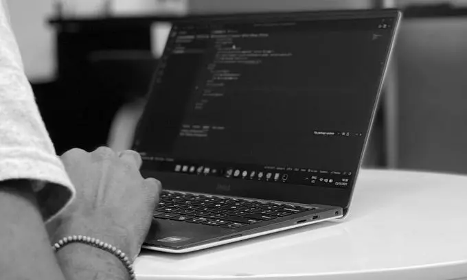 How to Track a South African Visa Application at VFS and DHA