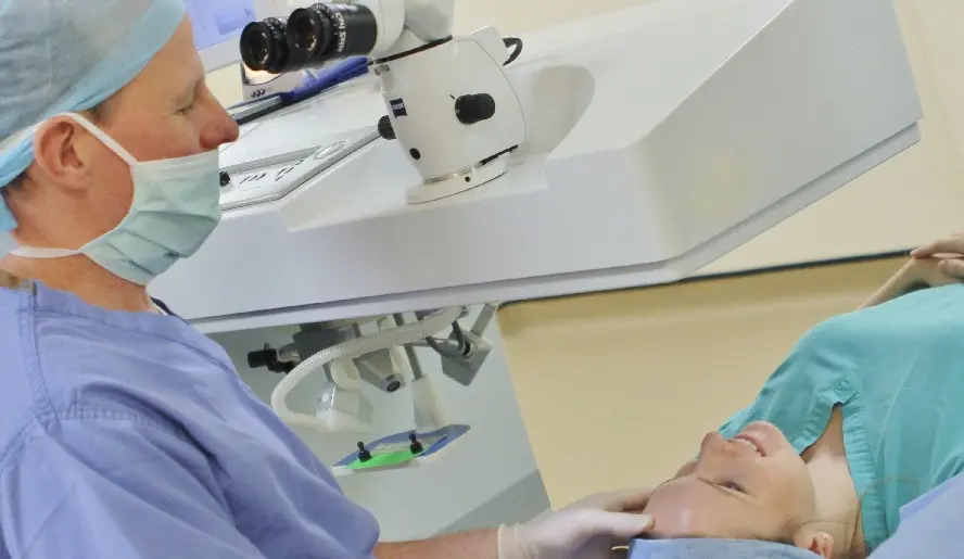 Laser eye surgery Zeiss r