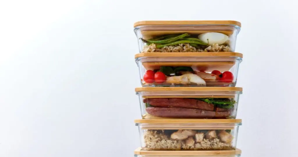 Safer Food Storage: What to Use Instead of Plastic