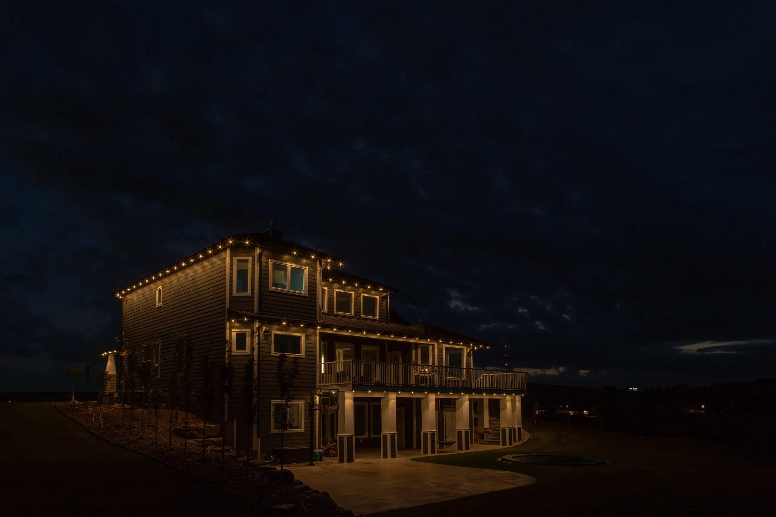 perfect architectural lighting on a home 
