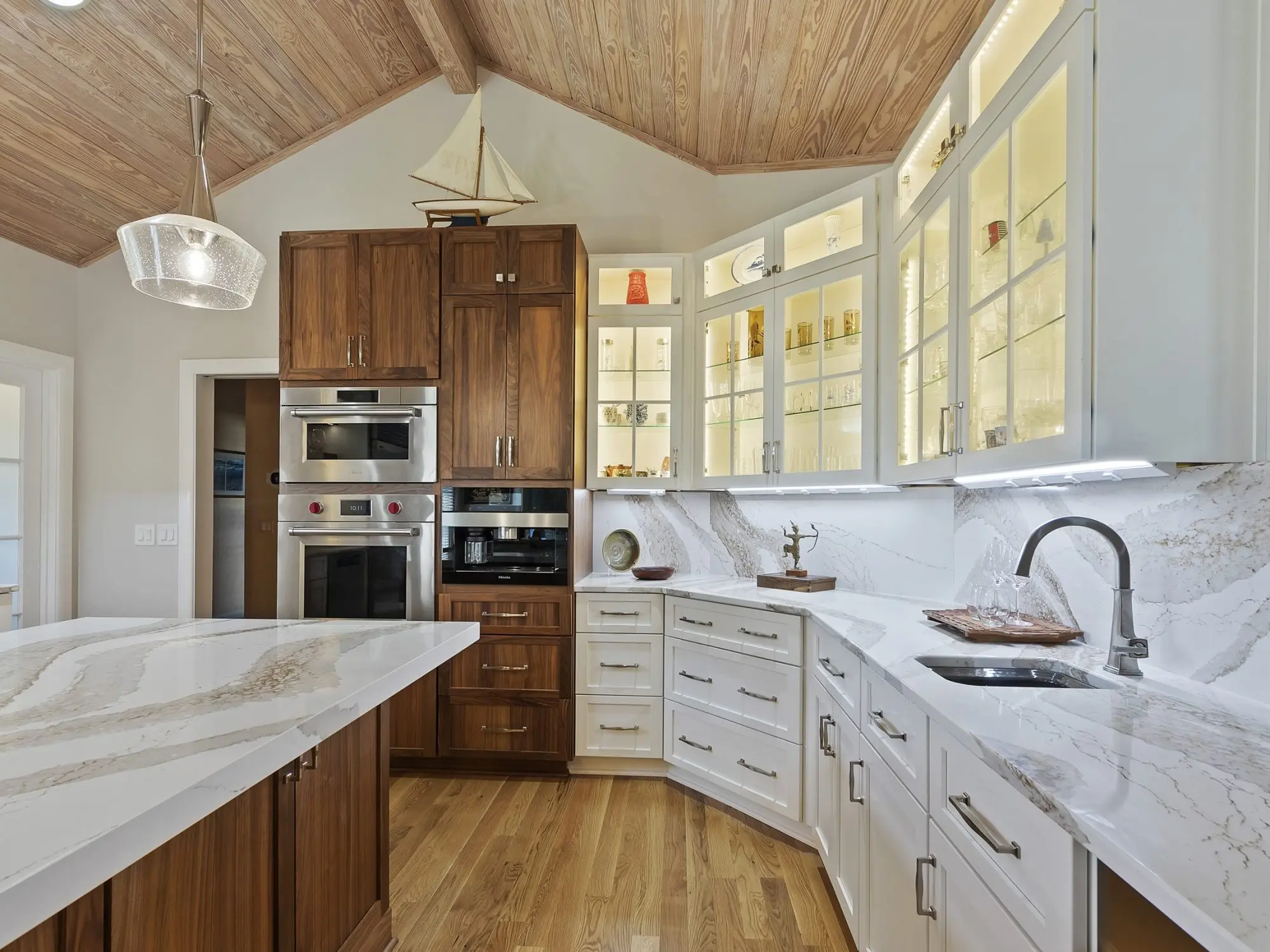Custom Kitchen Cabinets