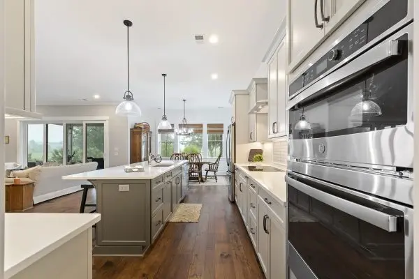 Stylish kitchen finishes and Island