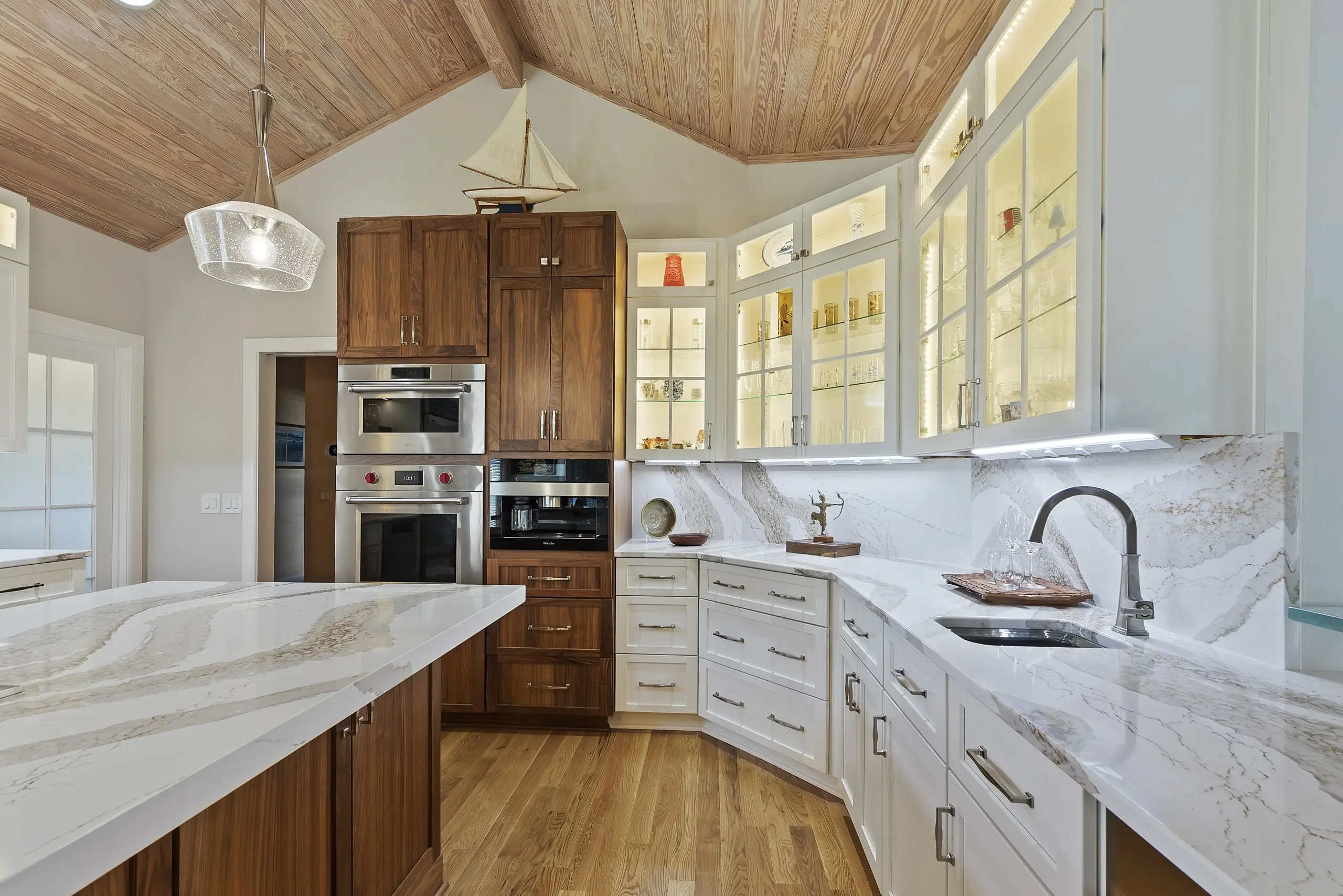 Custom Kitchen Cabinets