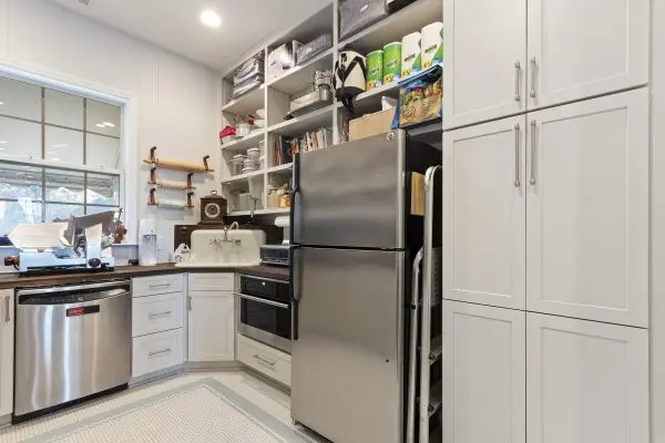 custom kitchen pantry cabinets