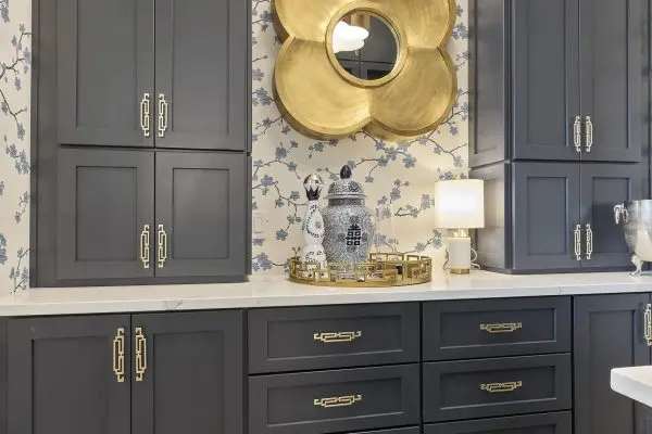 cabinet refacing vs replacing