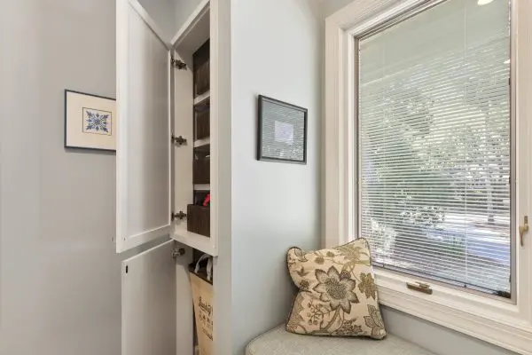 Custom Cabinets for Closet