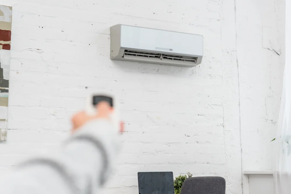 Turning on mini split ac