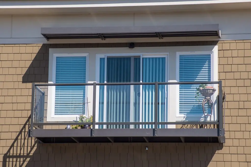 custom balcony construction services