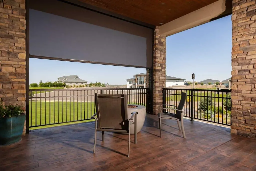 well installed exterior screen in the firepit area