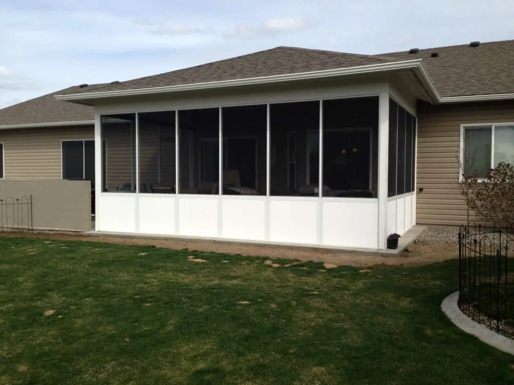 screen room installation by Patio Covers Unlimited