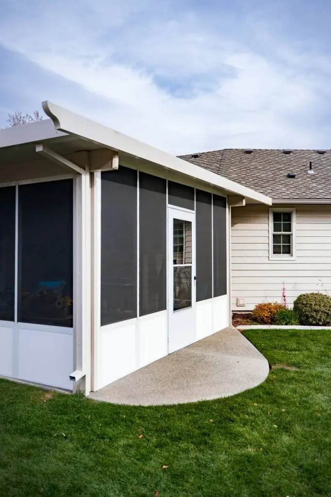 exterior view of screen rooms