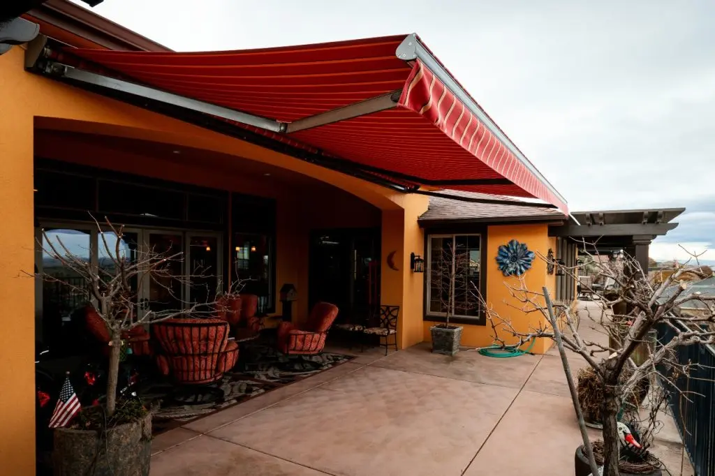 a photo of a retractable awning