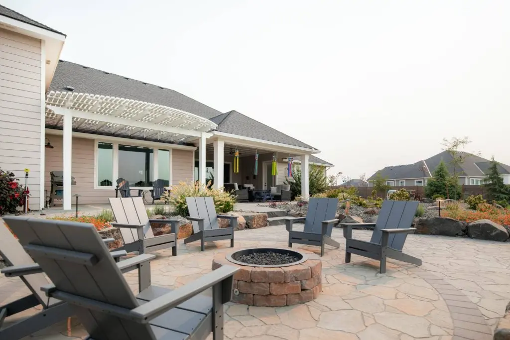 attached custom pergola installation in Pasco, WA