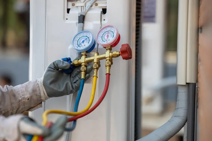 Air conditioning gas level check