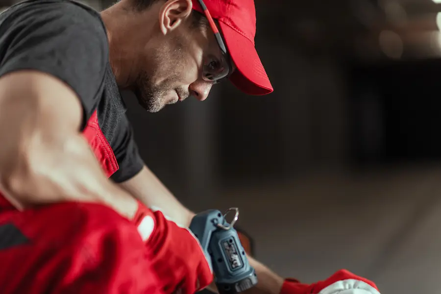 HVAC Worker looking for tools