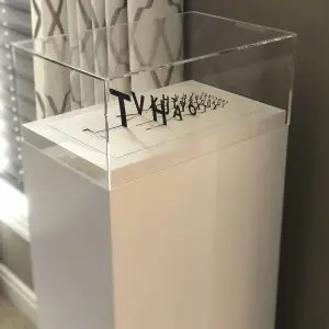 Raised Top Lacquer Pedestals