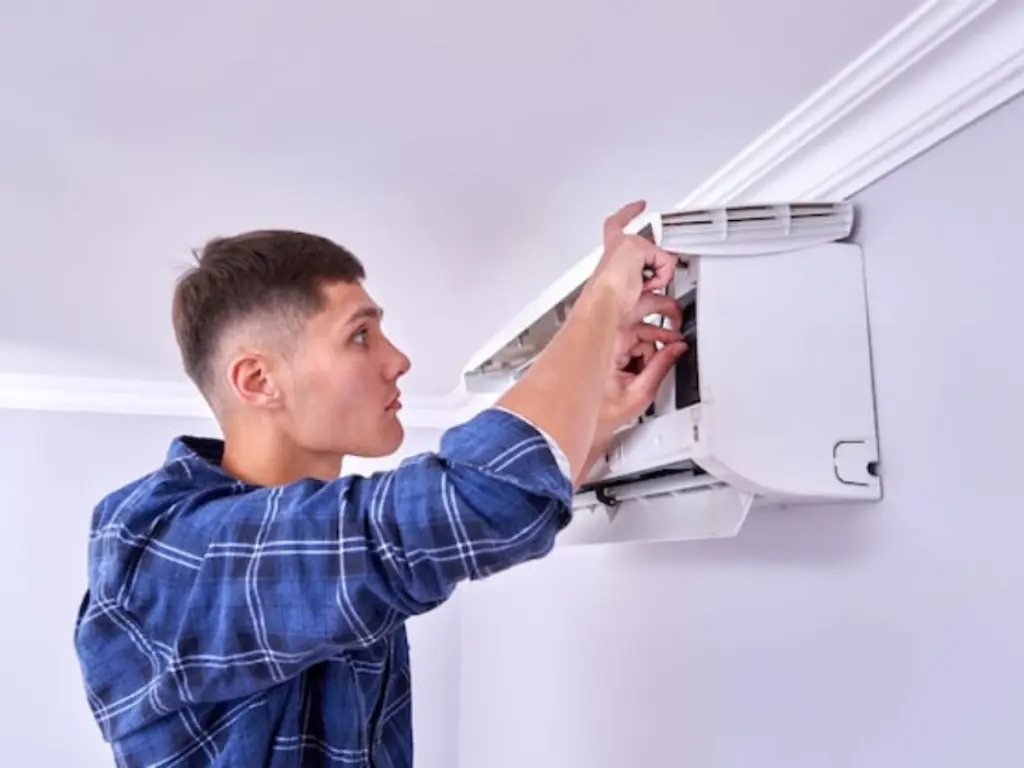 The current image has no alternative text. The file name is: UPVC-Door-Lock-Repairs-Preston.png