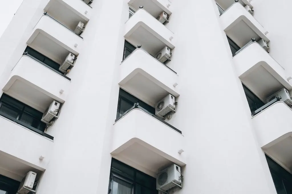 Apartment with air conditioner