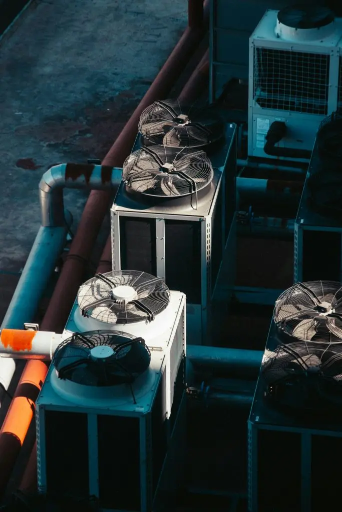 Rooftop air conditioning condenser units