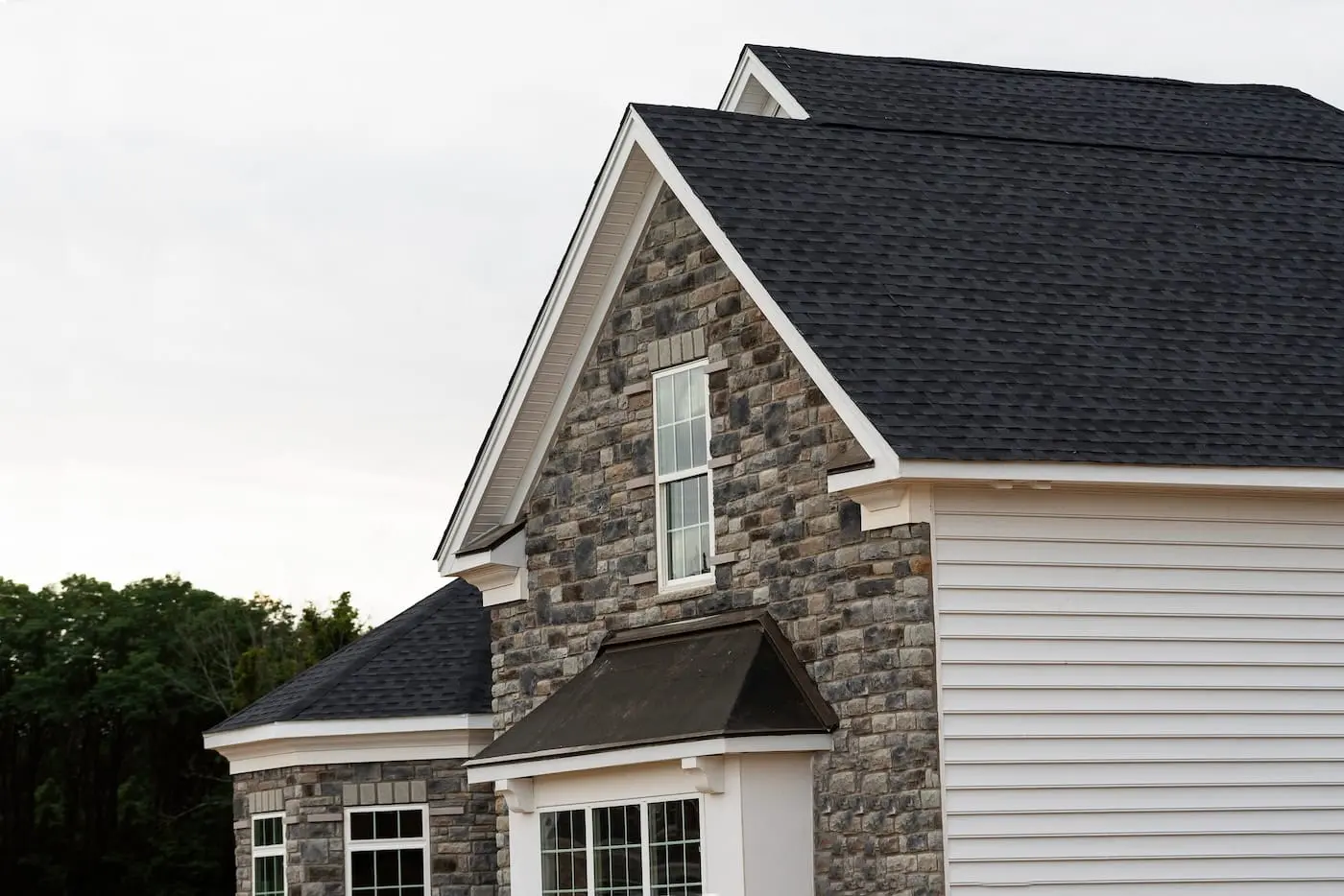 GAF asphalt shingles installed on a new home in Montana