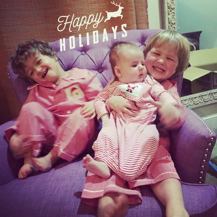 3 siblings in pjs