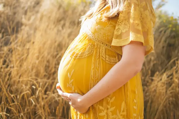 pregnant mom