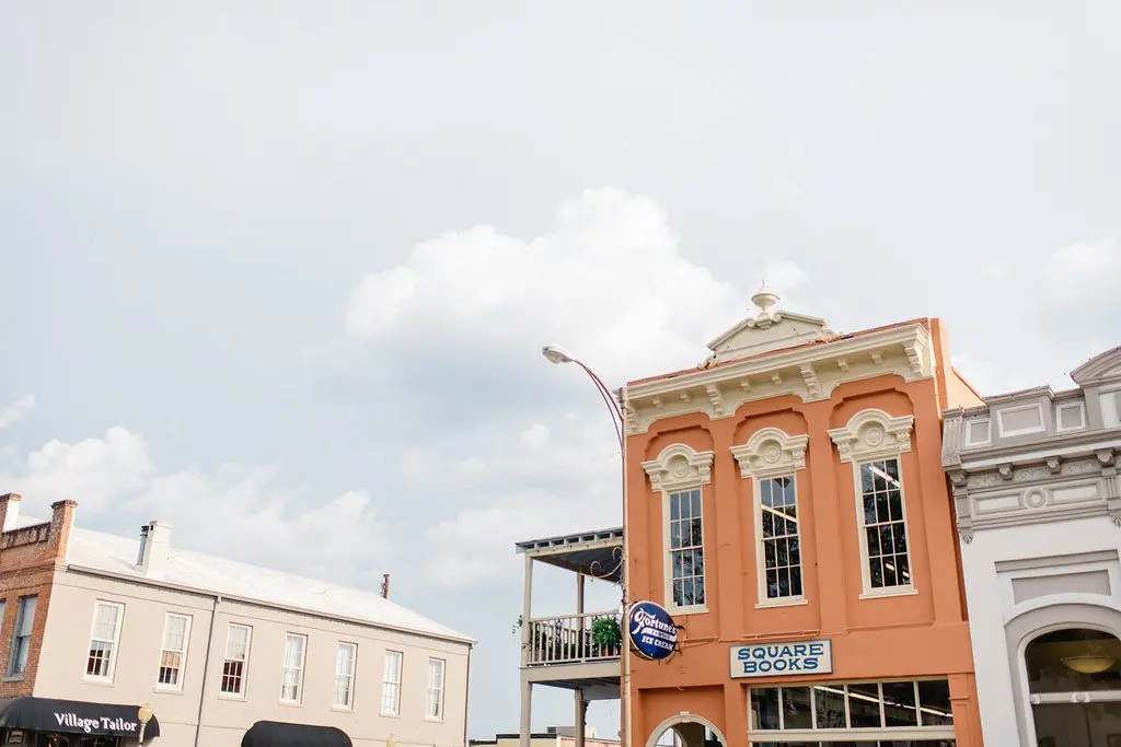 Memphis Moms Blog square books oxford, MS