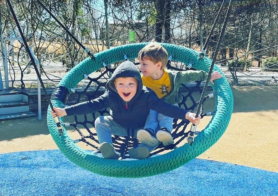 kids on net swing