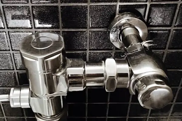 Flushometer Repair in Bearspaw, AB