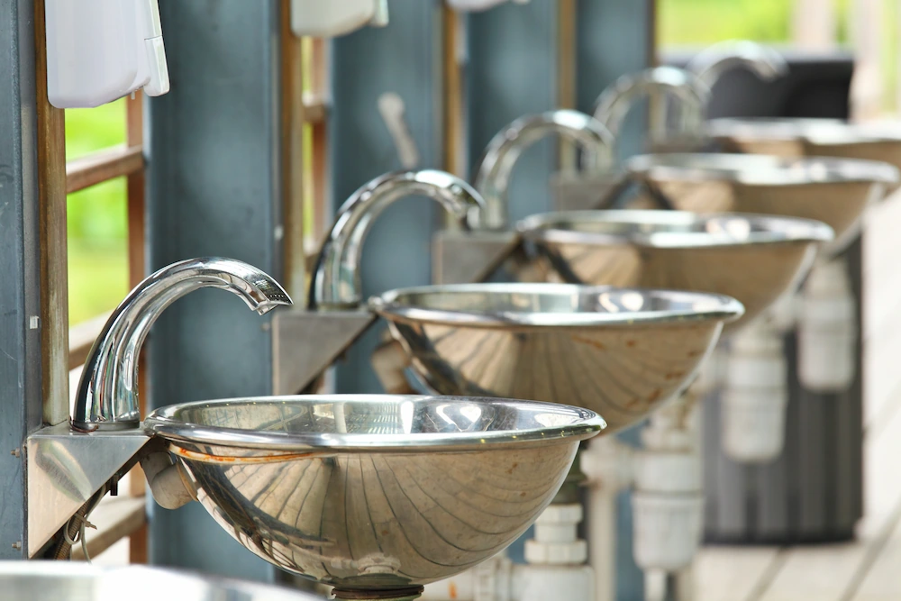 Outdoor sinks and taps in a commercial setting