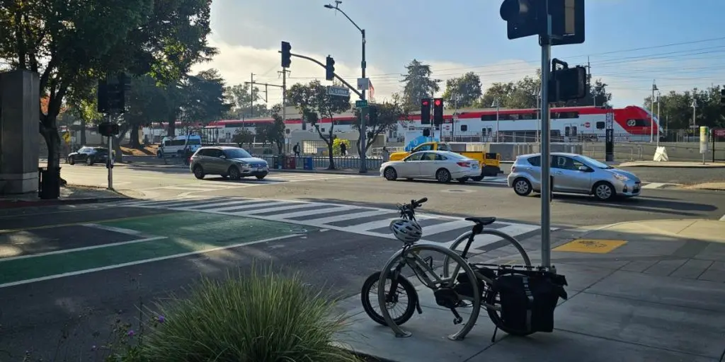Employees using organized commuter transportation services designed to improve daily travel and reduce reliance on single-occupancy vehicles in San Francisco | Commuter Programs & Services San Francisco