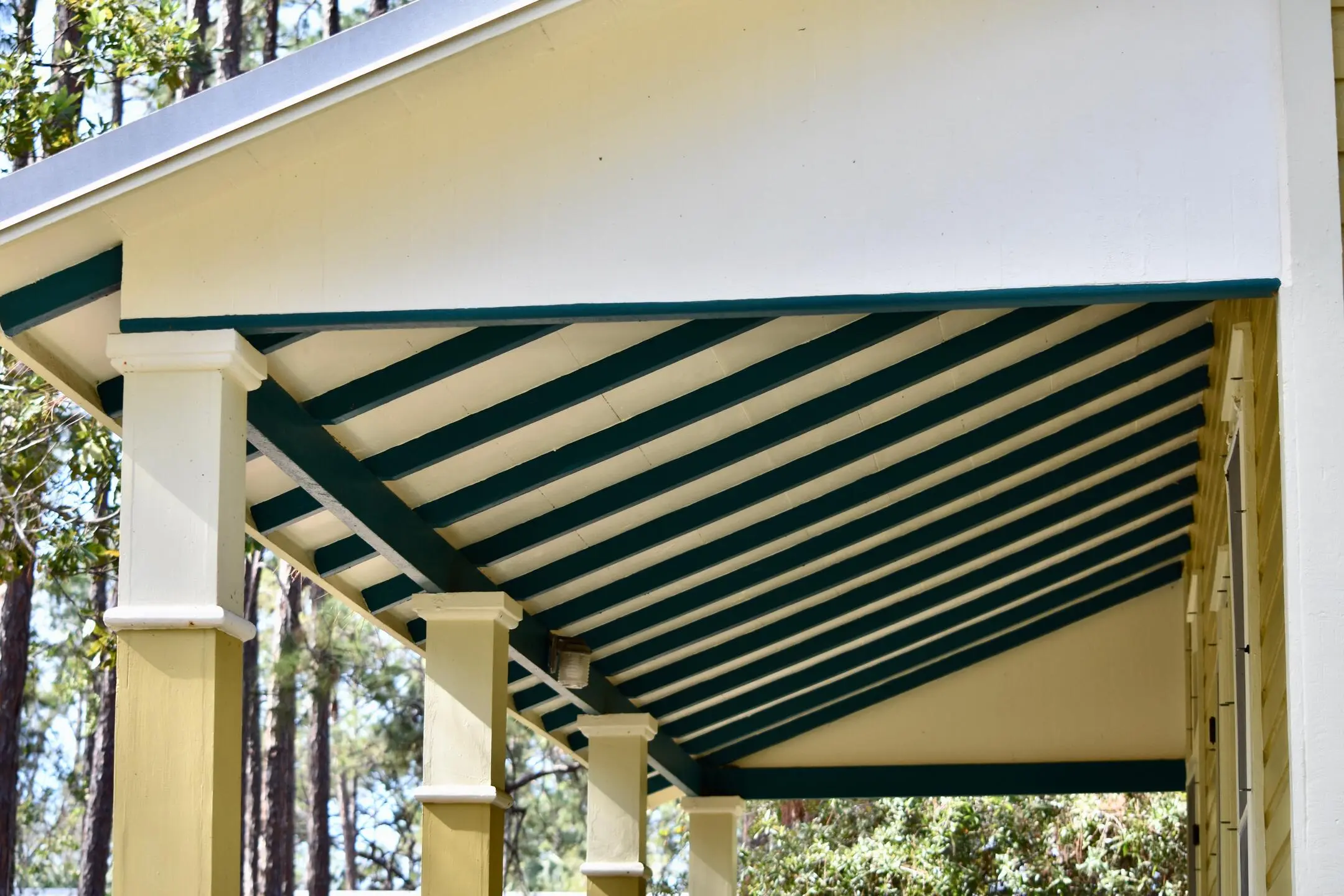 roof overhang-porch overhang