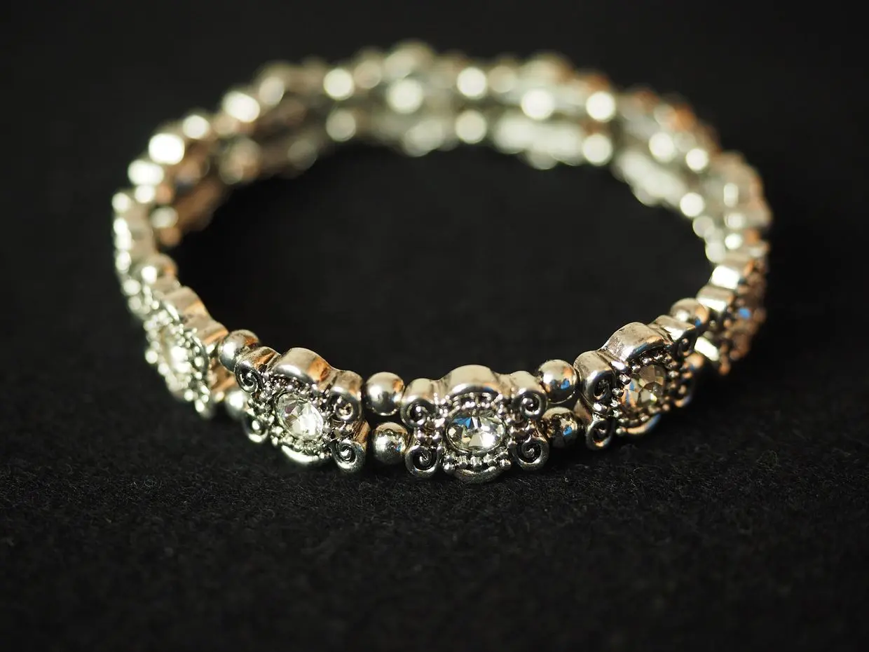 bracelet-671789_1920.jpg