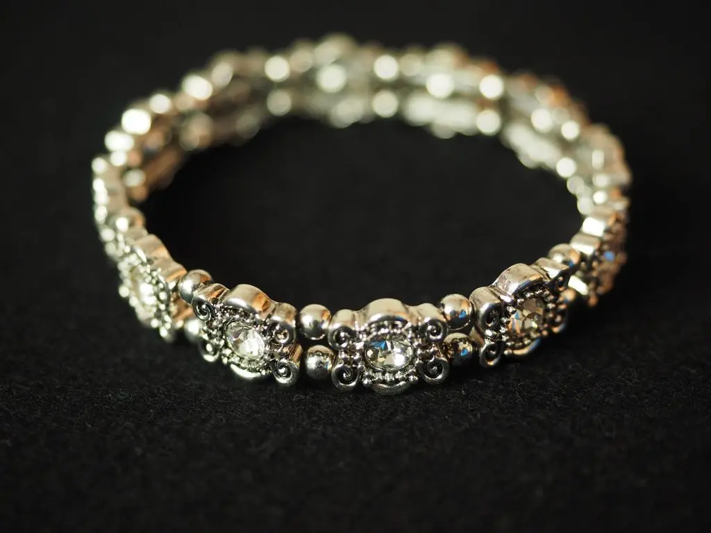 bracelet-671789_1920 - Agent Branding & Marketing