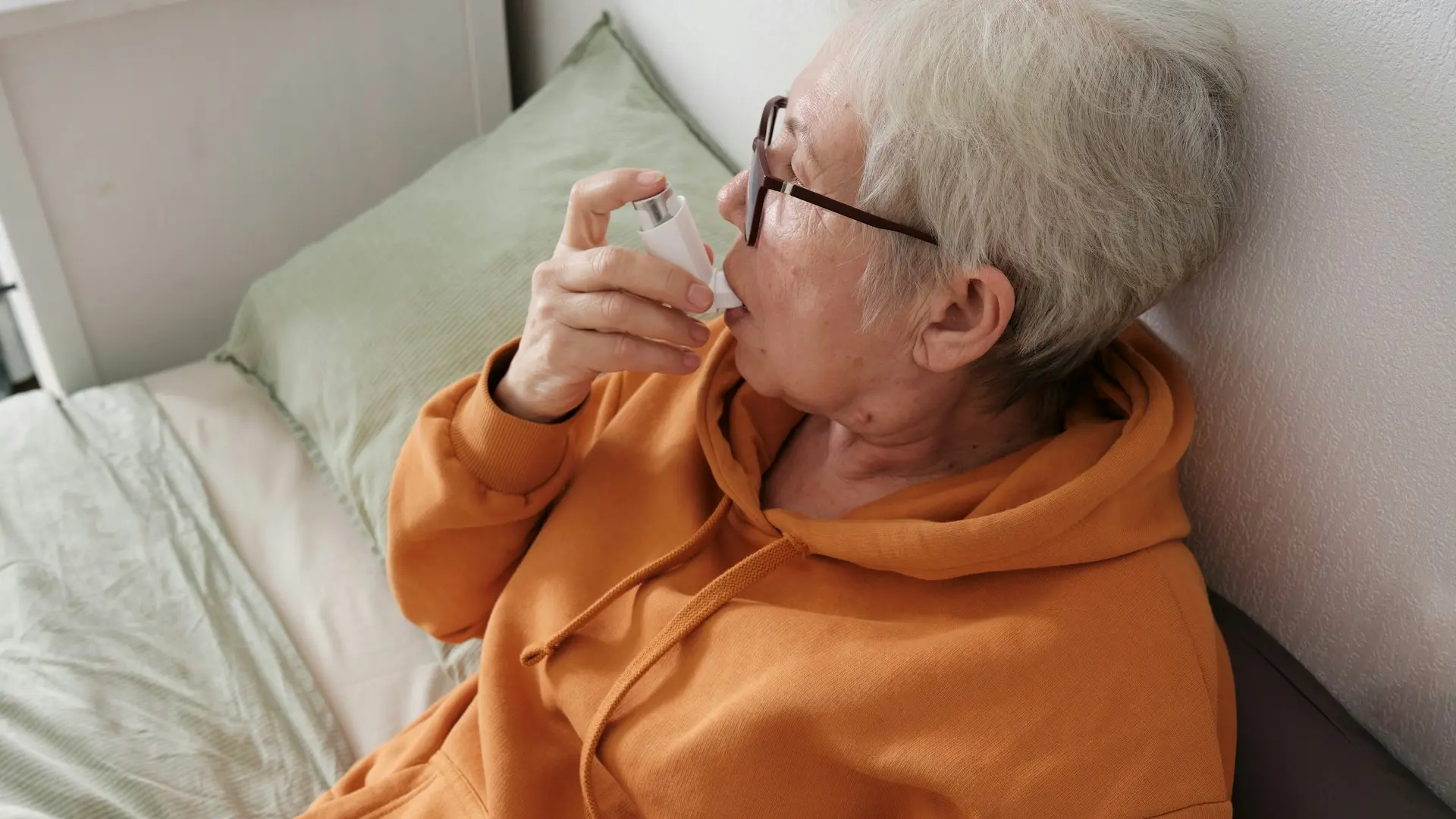 woman with asthma, Managing Asthma&nbsp;