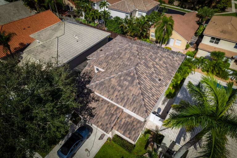 Distinctive Roofing - Common Roof Problems Florida Homeowners Face