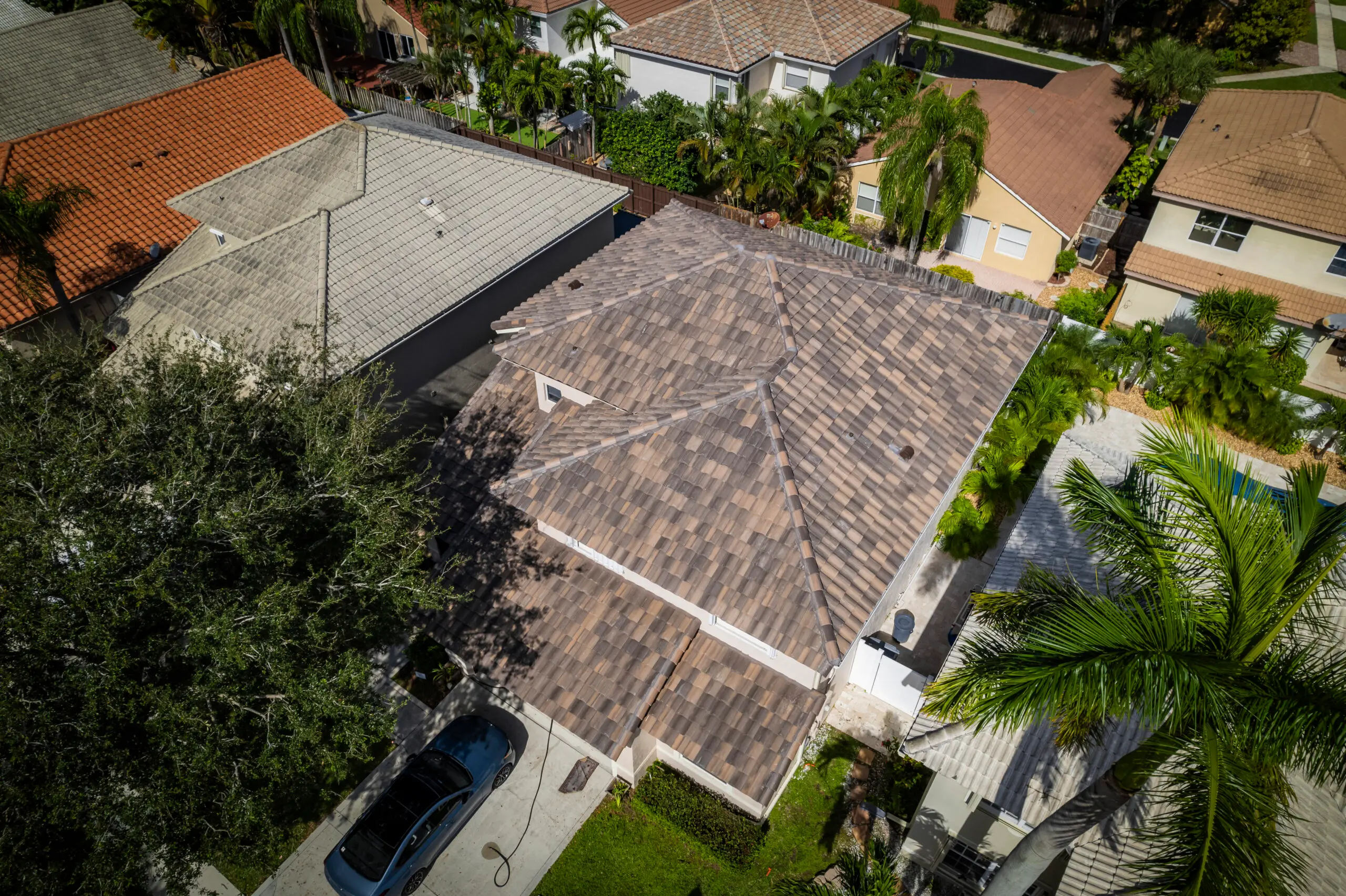 Distinctive Roofing - Common Roof Problems Florida Homeowners Face