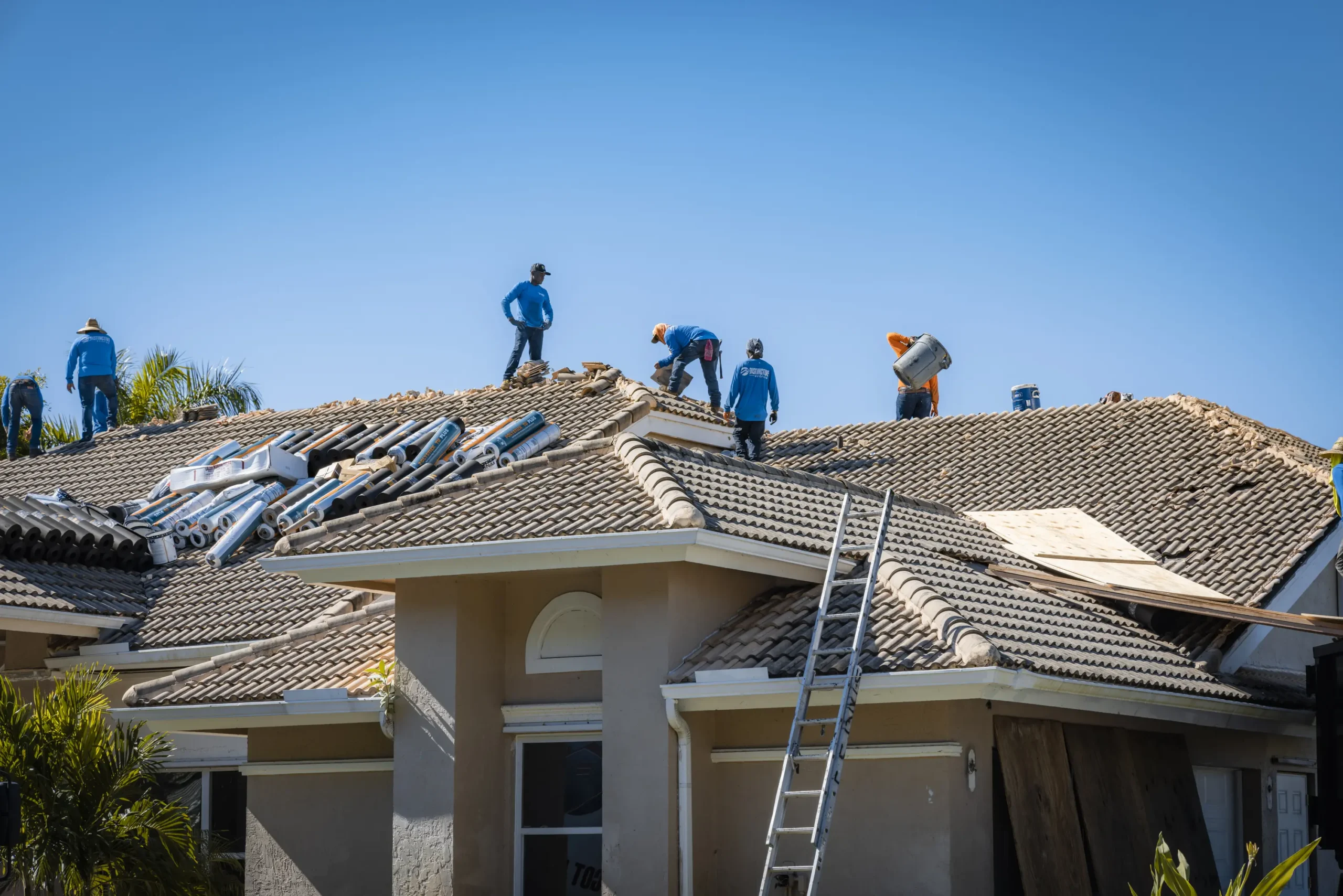 Distinctive Roofing - Siding Scaled