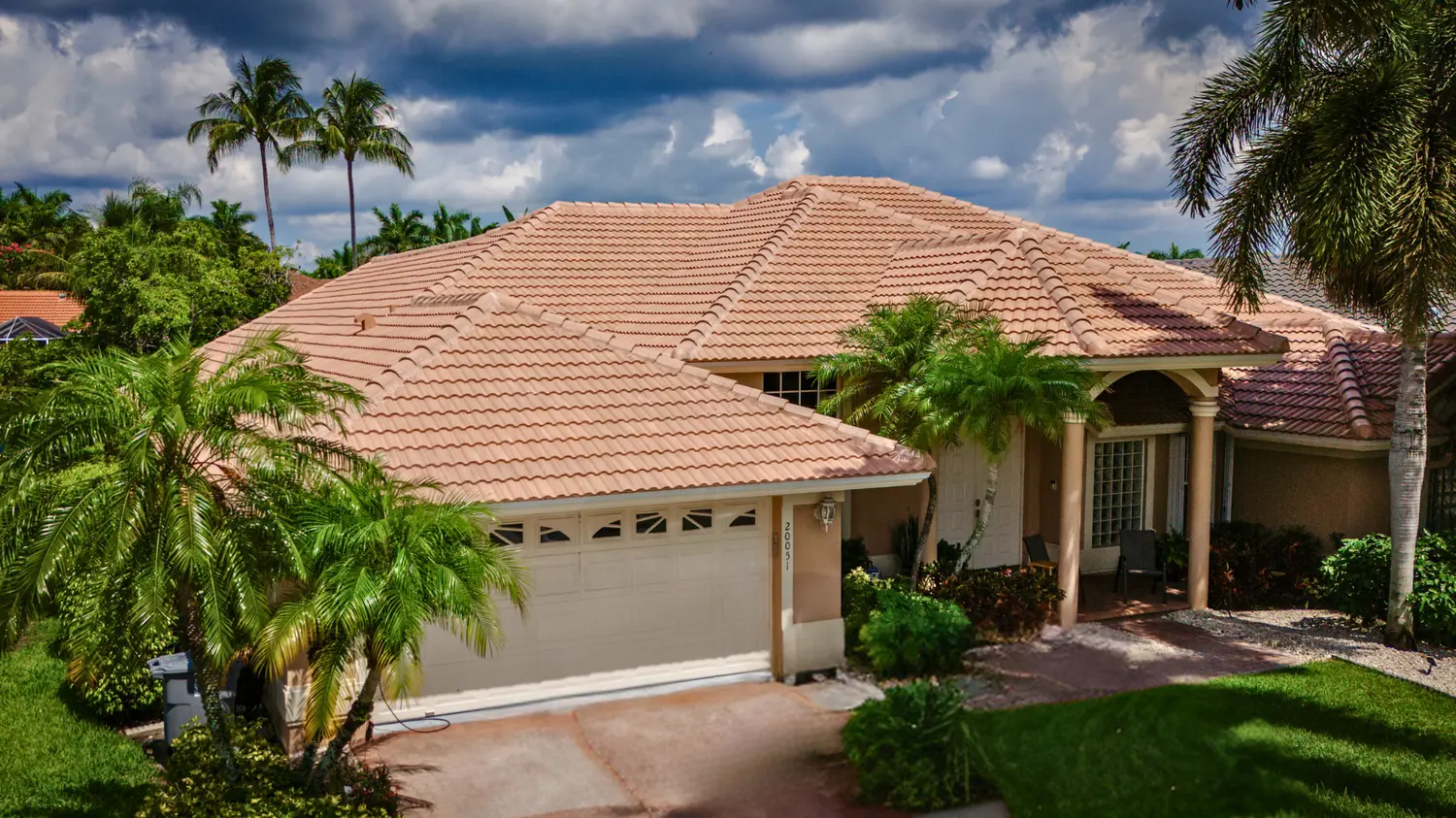 Distinctive Roofing - Eagle Malibu Boca Cream 1