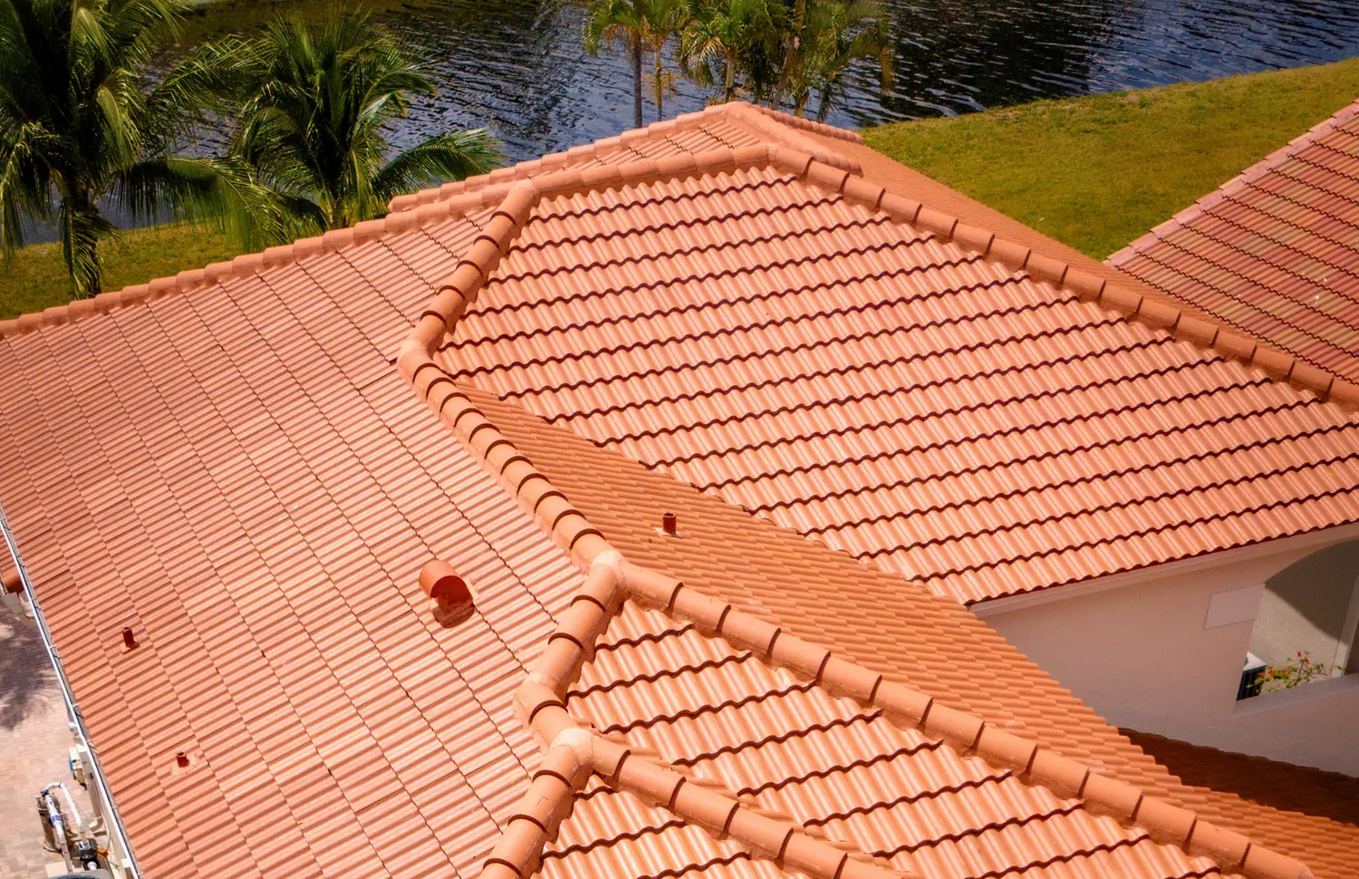 Distinctive Roofing - Brava Way, Boca Raton FL 33433