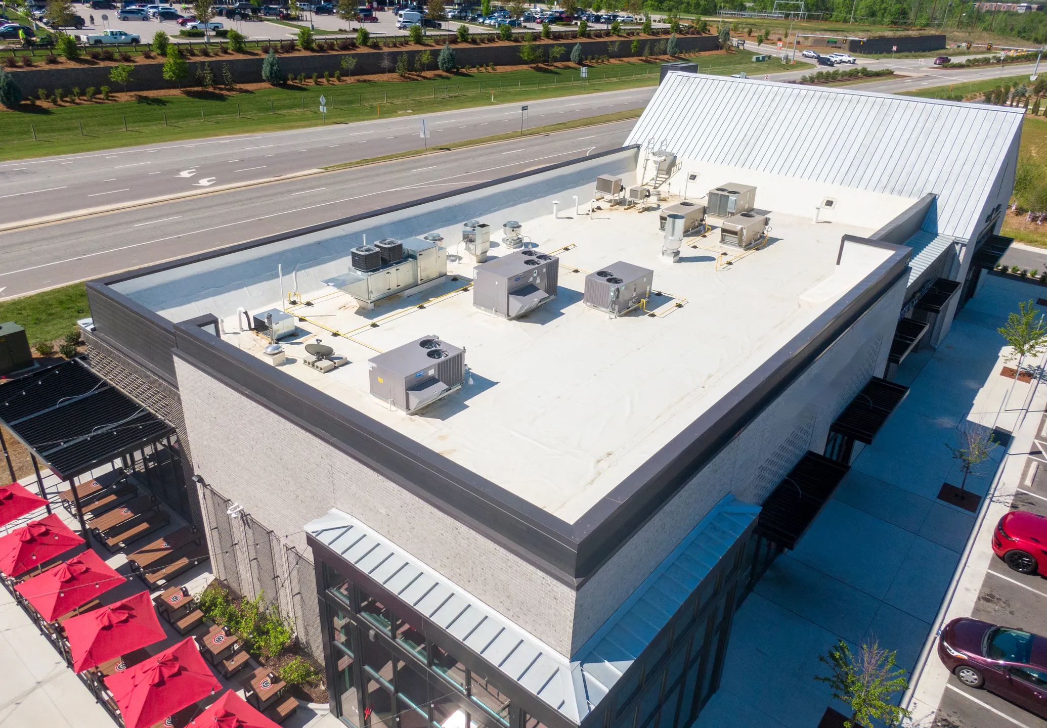 Distinctive Roofing - Commercial White Flat Roof