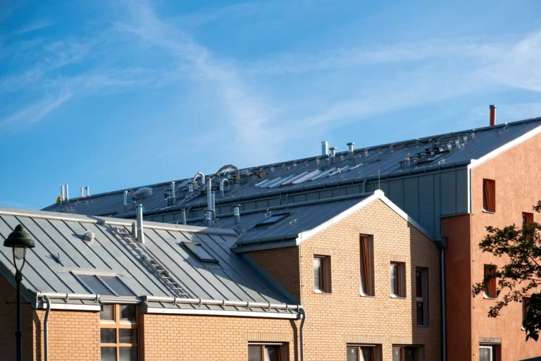 Distinctive Roofing - Metal roof Business building