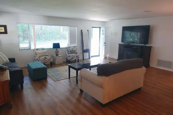 CrescentFishCamp-VacationHome-Inside1 CrescentFishCamp-VacationHome-Inside1