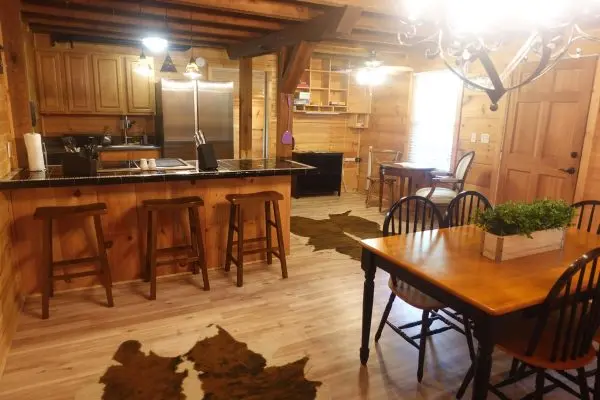 WildernessCove-GreenRiverCabin-inside-kitchen-diningroom1 WildernessCove-GreenRiverCabin-inside-