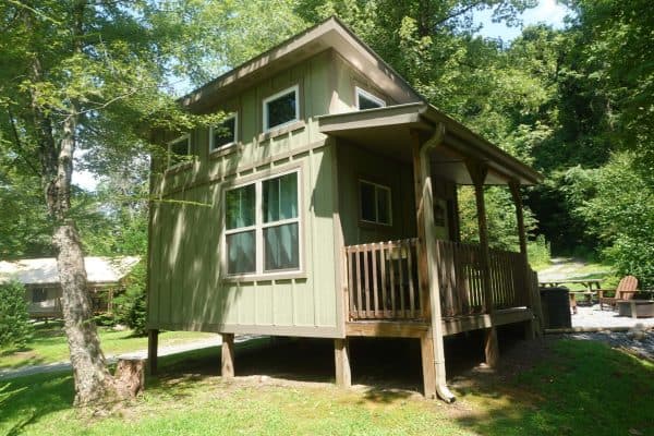 WildernessCove-CreeksideCottage-Outside1