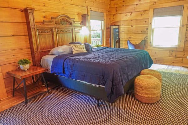 WildernessCove-GreenRiverCabin-inside-mainbedroom2 WildernessCove-GreenRiverCabin-inside-